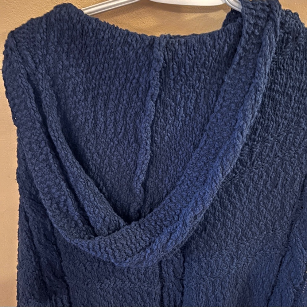 Cape Style Knit - Picture 3 of 5